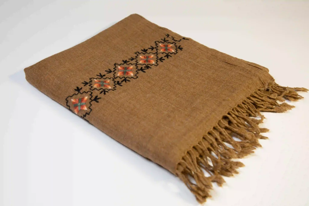 shawl for women in Pakistan